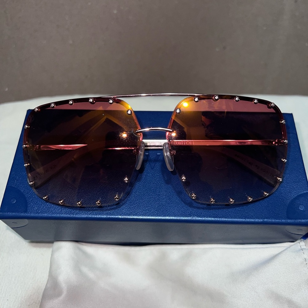 Louis Vuitton “the party” sunglasses